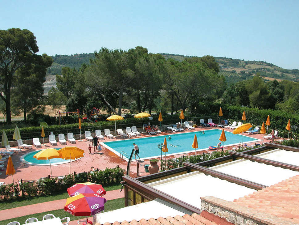 Zwembad met glijbanen van Residence La Pieve Di Pomaia Hote Pomaia, Italië foto 2